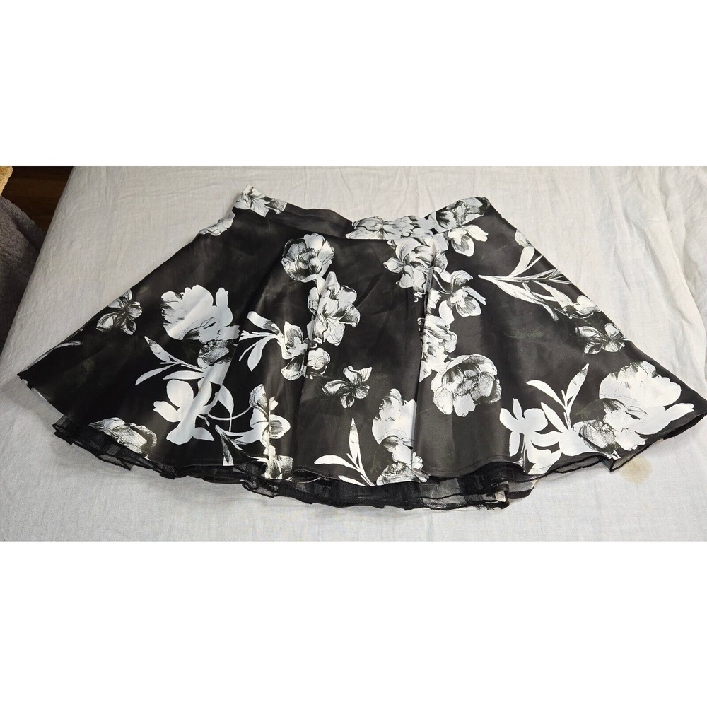 City Studio Skirt 13 Tulle Lined Black Floral Short Skater Flare 32" W x 18" L - Picture 15 of 16